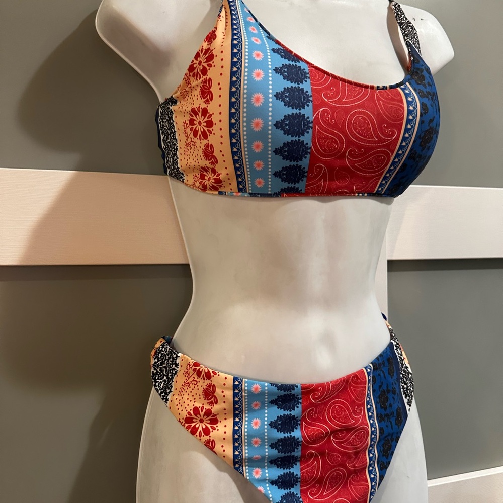 Boho Chic Multicolor Bikini Top and bottom size 6 NWOT